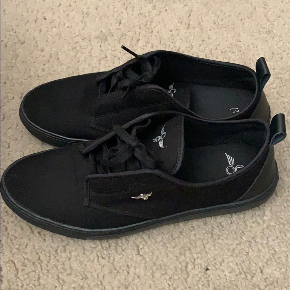 Creative recreation casual shoe.